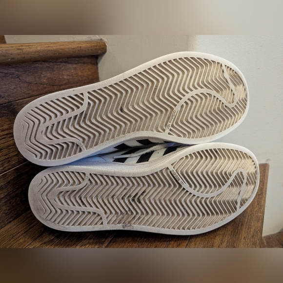 Adidas Superstar Shoes - White and Black Leather Unisex M6/W7 - Picture 9 of 17